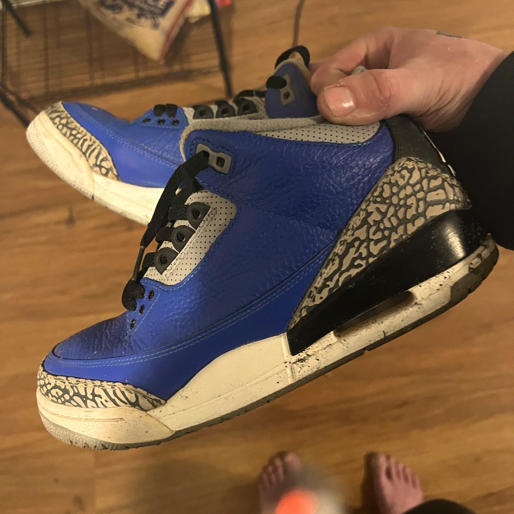 Jordan 3 varsity royal. A little dirt on midsole will clean